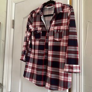 Market and Spruce stretchy plaid top